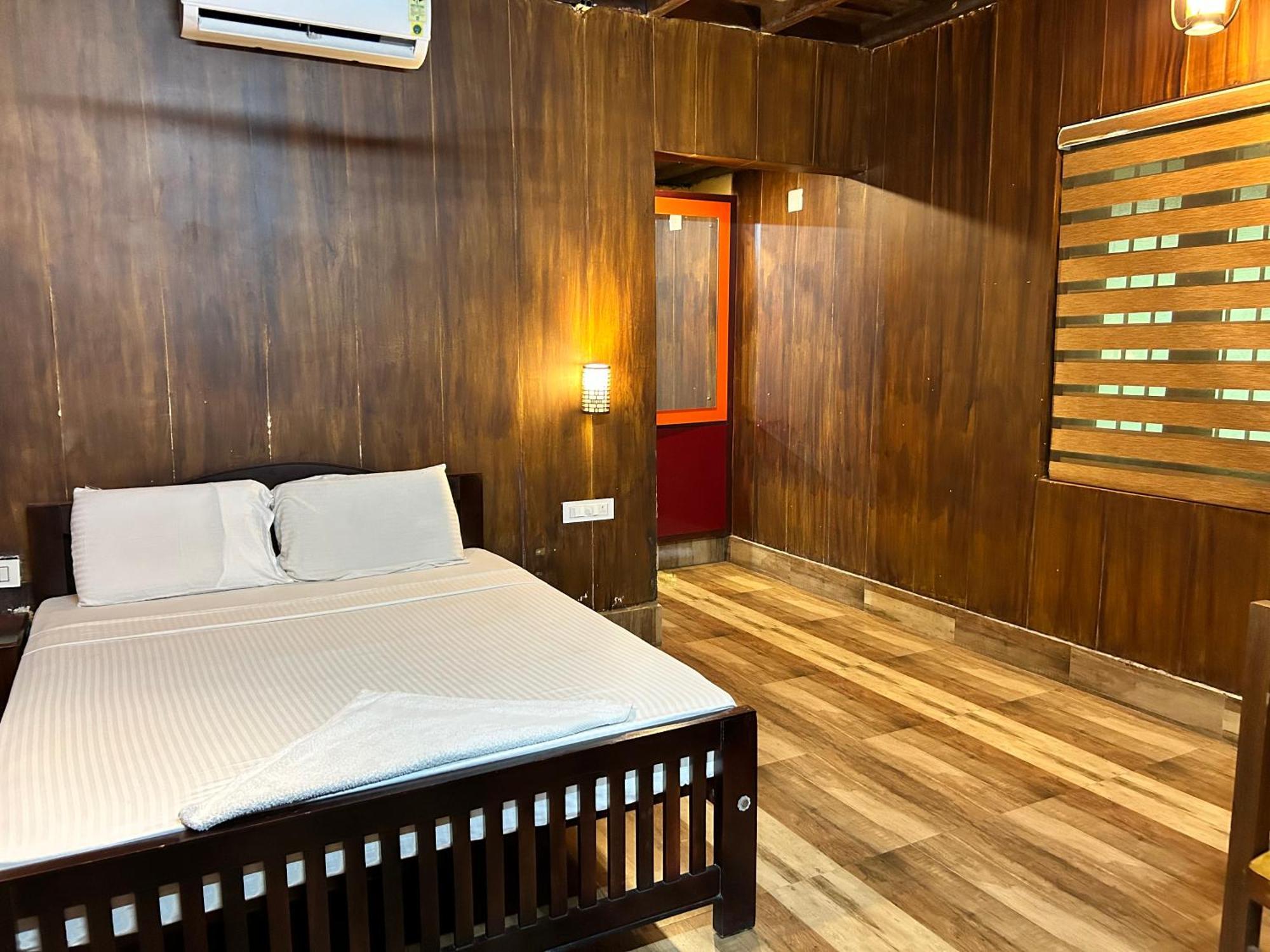 Sparrow Vale Resort Kotamangalam Bilik gambar